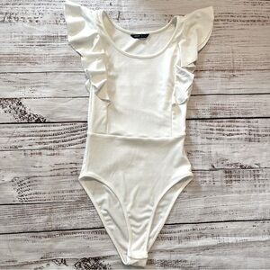 Flutter sleeve bodysuit